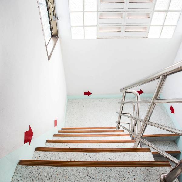 ENTRETIEN CAGE D'ESCALIER 